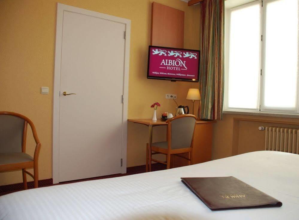 איפר Albion Hotel מראה חיצוני תמונה
