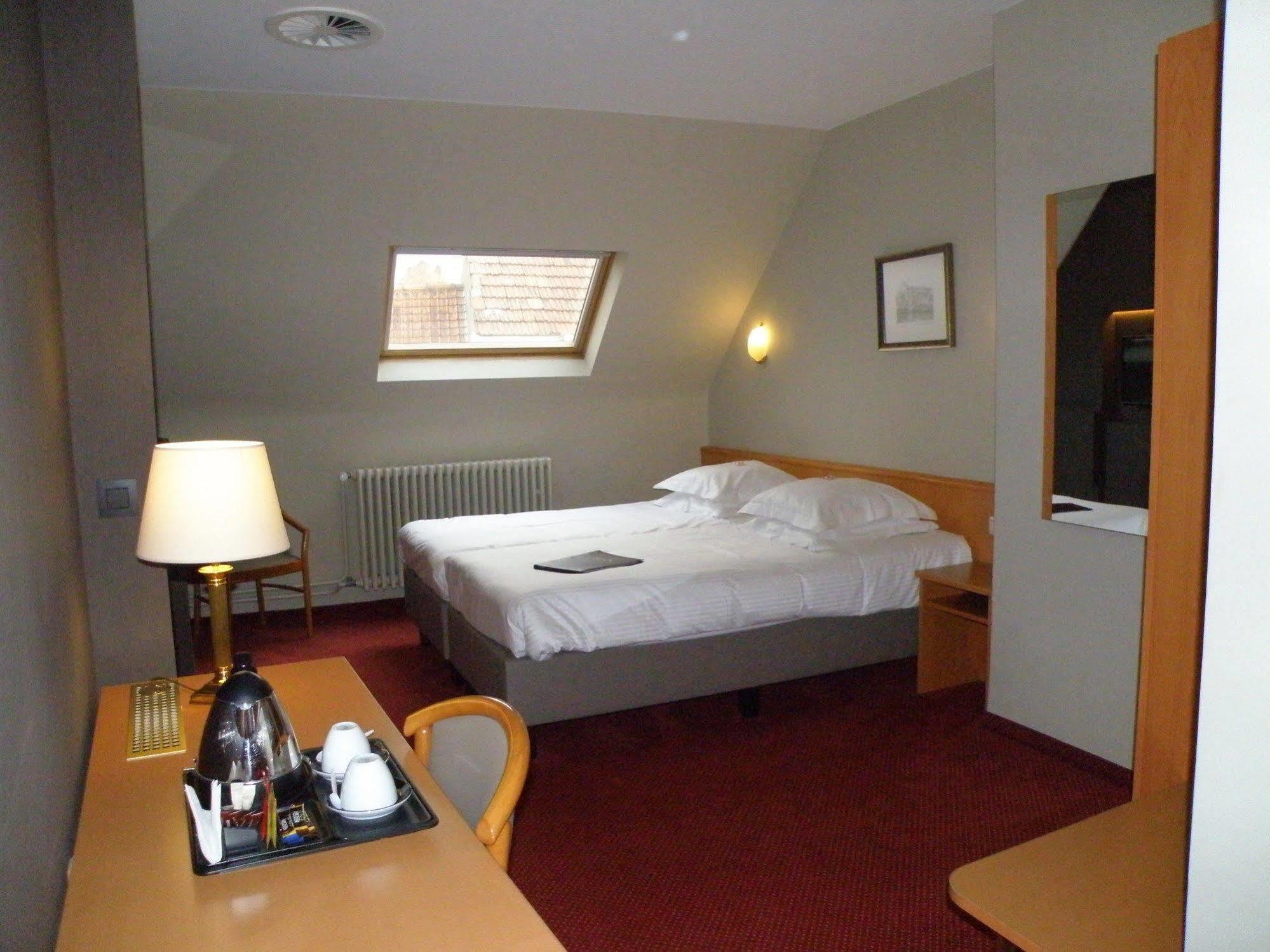 איפר Albion Hotel מראה חיצוני תמונה